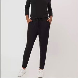 Lou & Grey Signature Soft Jogger Sweatpants